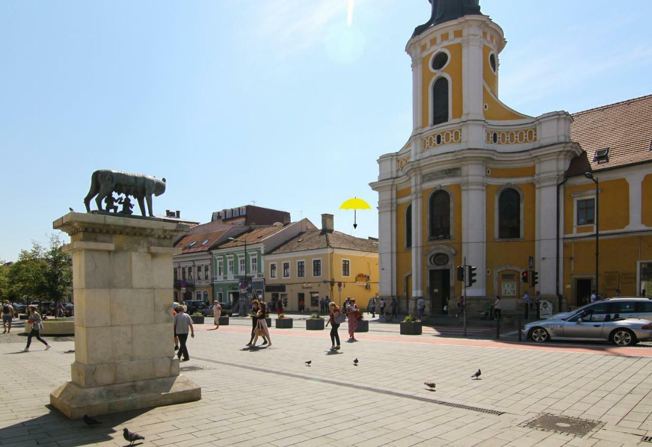 The Yellow Umbrella Studio Cluj-Napoca Luaran gambar
