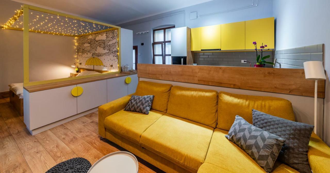 The Yellow Umbrella Studio Cluj-Napoca Luaran gambar