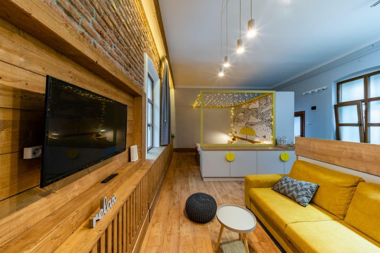 The Yellow Umbrella Studio Cluj-Napoca Luaran gambar