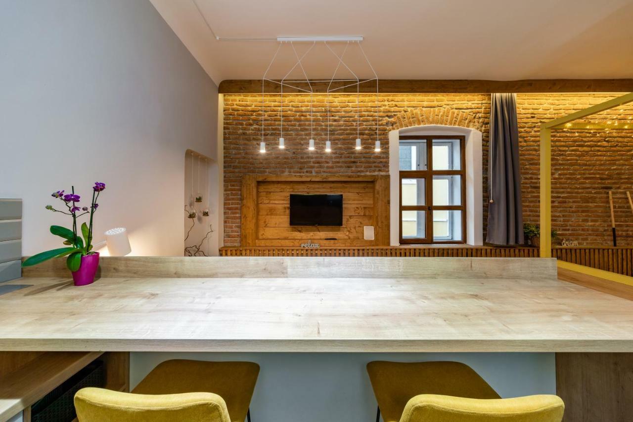 The Yellow Umbrella Studio Cluj-Napoca Luaran gambar