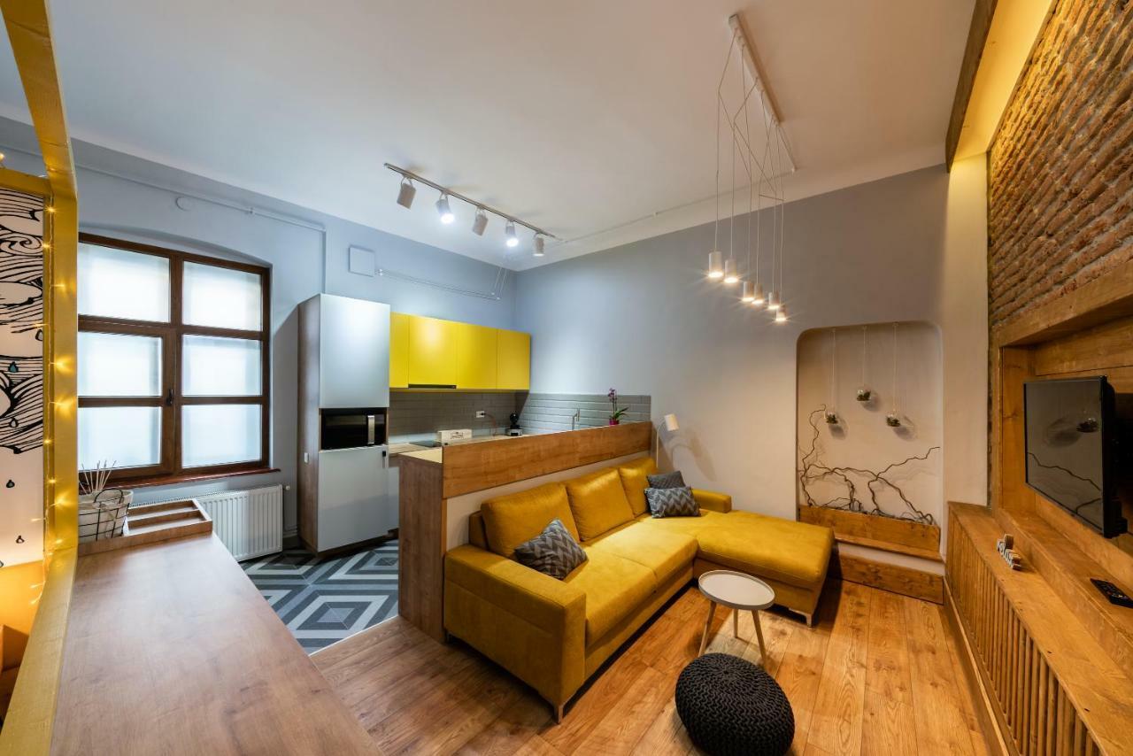 The Yellow Umbrella Studio Cluj-Napoca Luaran gambar